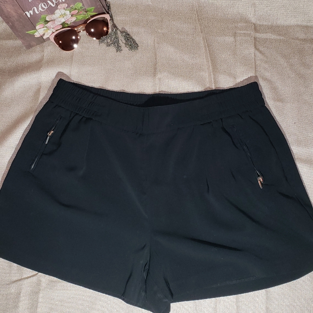 EUC Jennifer Lopez Black Dress Shorts